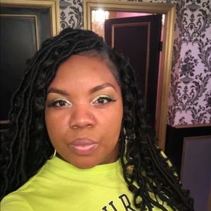 Meet your Posher, Cornelia